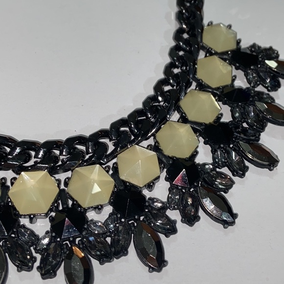 Zara necklace statement piece from Zara - Picture 12 of 13